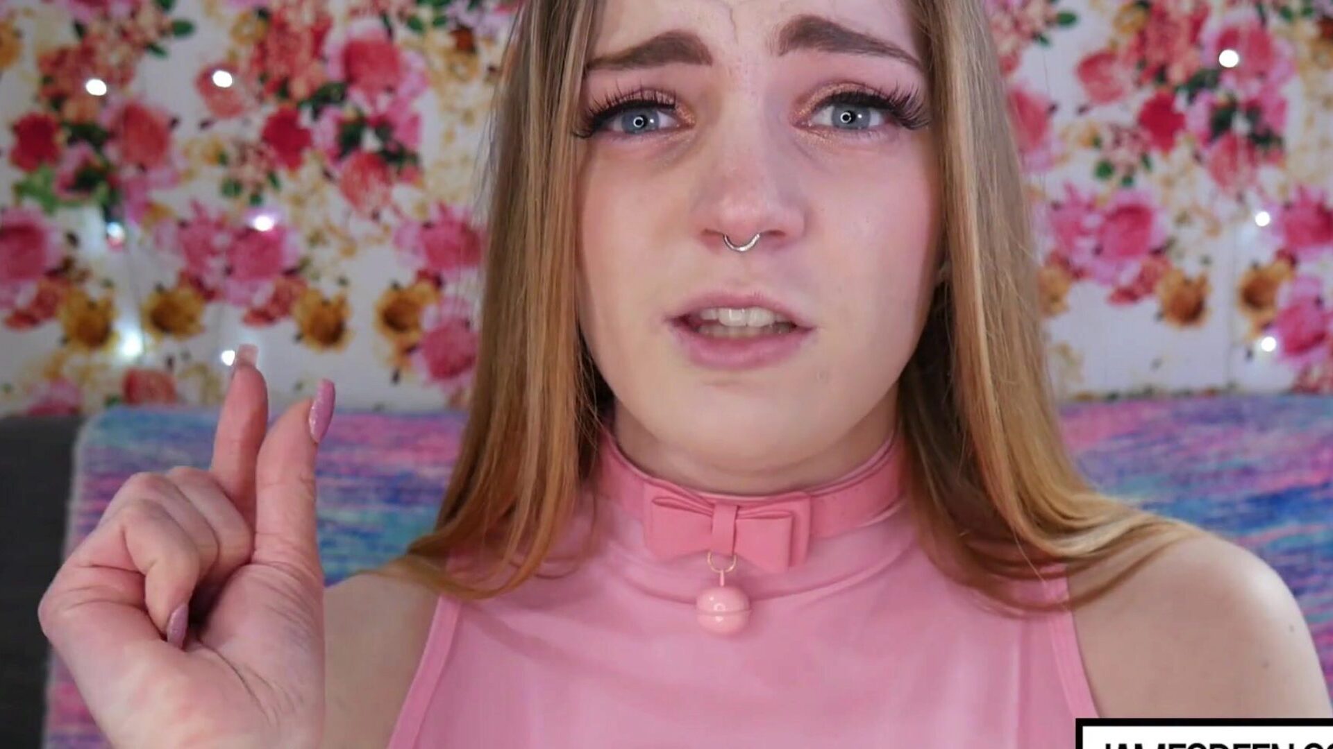 CARLY RAE SUMMERS REACTS TO JAMES DEEN VS SARA LUVV - HONEST PORN REACTIONS - HPR09