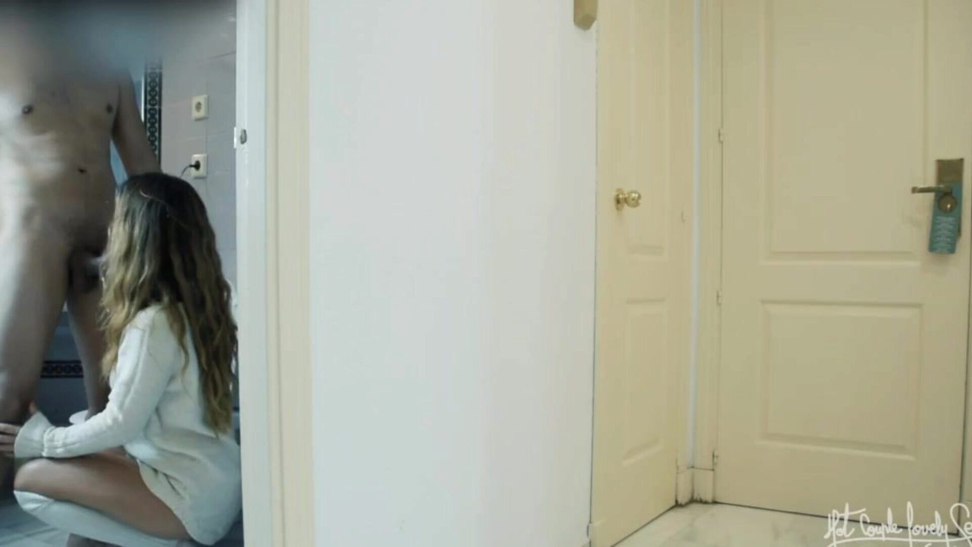 فندق إخفاء كام. رجل التوصيل يمارس الجنس معي خلال الوقت الذي يشاهد فيه فرنك بلجيكي. 2 creampies: الديوث الخيال المشهد fmm